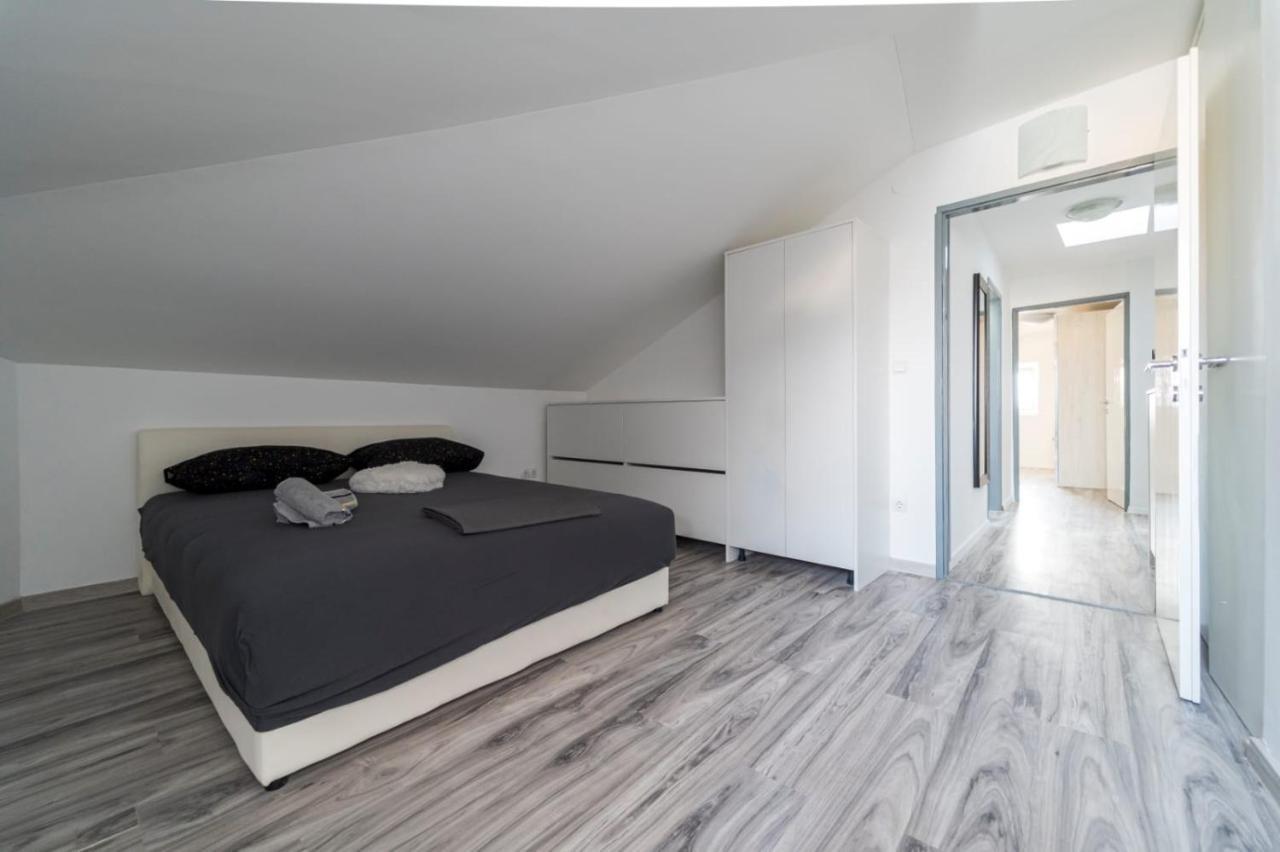 City Center Mayess Aparment Zadar Exterior photo